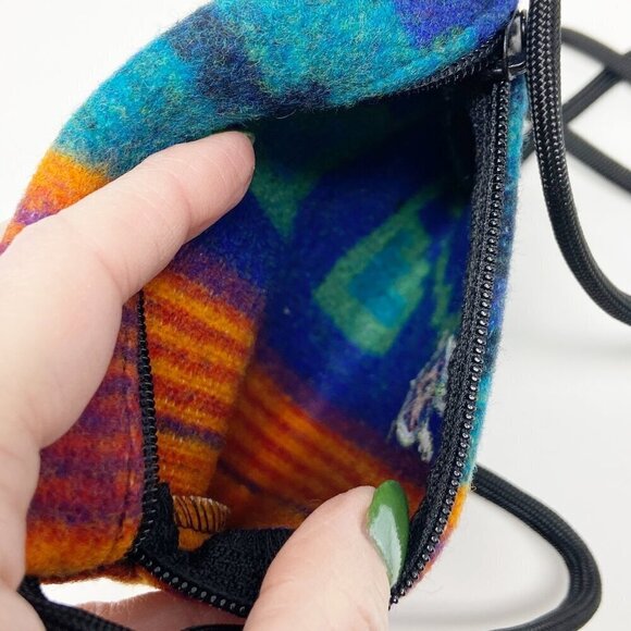 Pendleton Blanket Zip Crossbody Pouch Turtle Embroidery - Picture 7 of 8